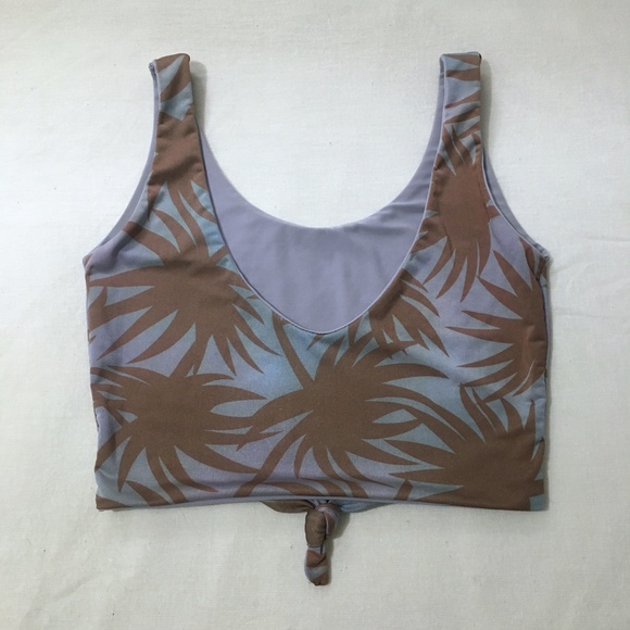 Reversible Yoga Crop Top - Picture 2 of 4